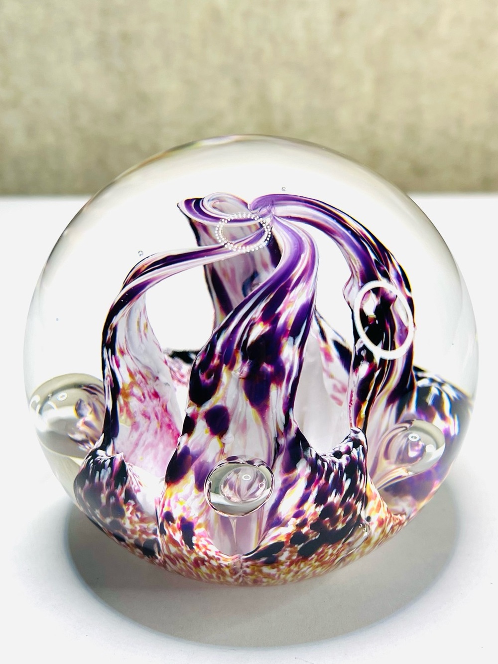 Selkirk Scotland Tiger Lily Pink Swirl 1995 Hand Made Blown Glass Paperweight